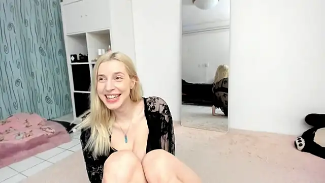 Snapshot of KenzieDawton chatting on 24, 7, 2026 KenzieDawton online show from 24, 7, 2026