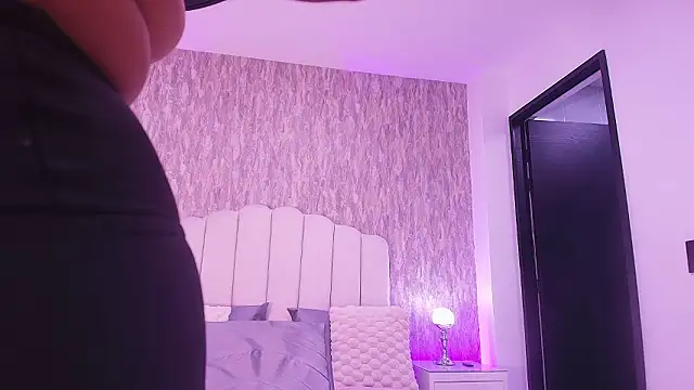 raven lilith  online show from 15, 2, 2026