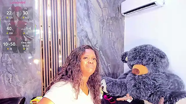 LauraSaenz01 online show from 26, 10, 2025