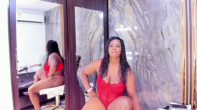 LauraSaenz01 online show from 8, 11, 2025