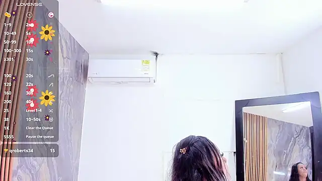 LauraSaenz01 online show from 3, 2, 2026