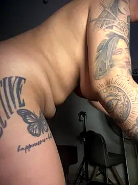 kiaraglam2 online show from 1, 12, 2025