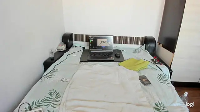 sweet-tinqerbell online show from 9, 3, 2025