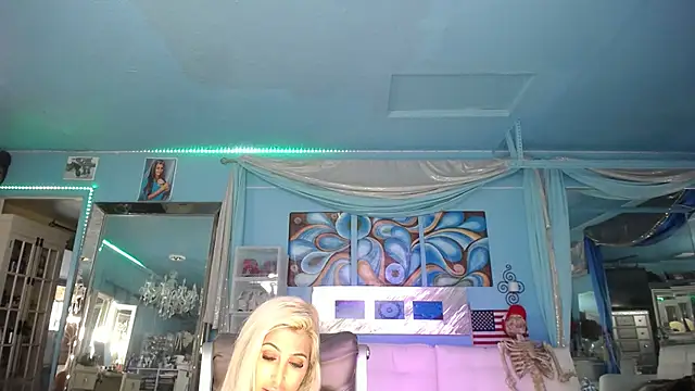 ADRIANNA FOX online show from 4, 3, 2025