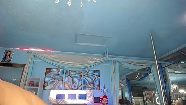 ADRIANNA FOX online show from 14, 9, 2025