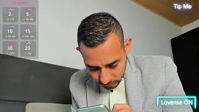 jhonyalzate2 online show from 30, 5, 2026