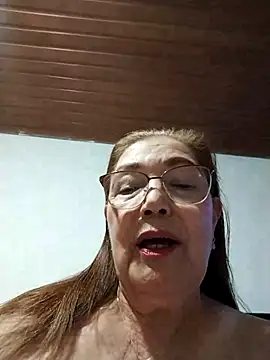 Snapshot of Vicky_Rosse chatting on 18, 12, 2025 Vicky Rosse online show from 18, 12, 2025