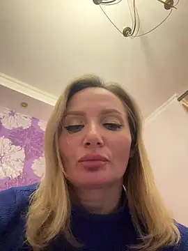 Snapshot of AngelOxy chatting on 7, 12, 2024 AngelOxy online show from 7, 12, 2024