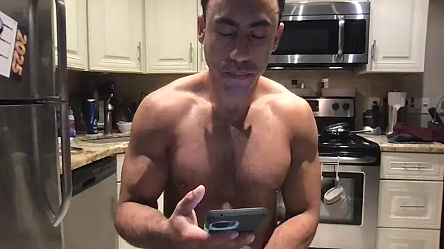 Snapshot of BigGuyMuscle chatting on 4, 2, 2025 BigGuyMuscle online show from 4, 2, 2025
