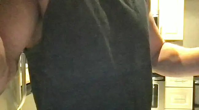 Snapshot of BigGuyMuscle chatting on 27, 2, 2025 BigGuyMuscle online show from 27, 2, 2025