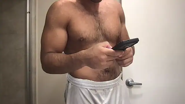 Snapshot of BigGuyMuscle chatting on 14, 5, 2026 BigGuyMuscle online show from 14, 5, 2026