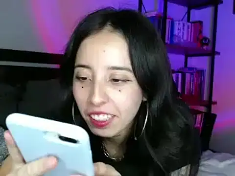 Snapshot of babyluna_8_8 chatting on 12, 12, 2024 babyluna 8 8 online show from 12, 12, 2024