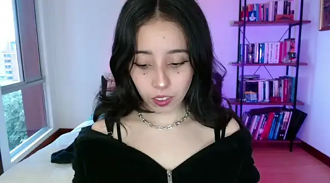 Snapshot of babyluna_8_8 chatting on 31, 12, 2024 babyluna 8 8 online show from 31, 12, 2024