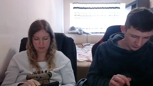 PeterAndJen online show from 12, 3, 2025