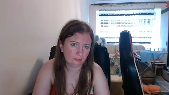 Snapshot of PeterAndJen chatting on 5, 7, 2026 PeterAndJen online show from 5, 7, 2026