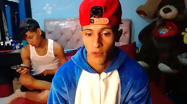 Snapshot of gustavo_saaled19 chatting on 12, 12, 2024 gustavo saaled19 online show from 12, 12, 2024