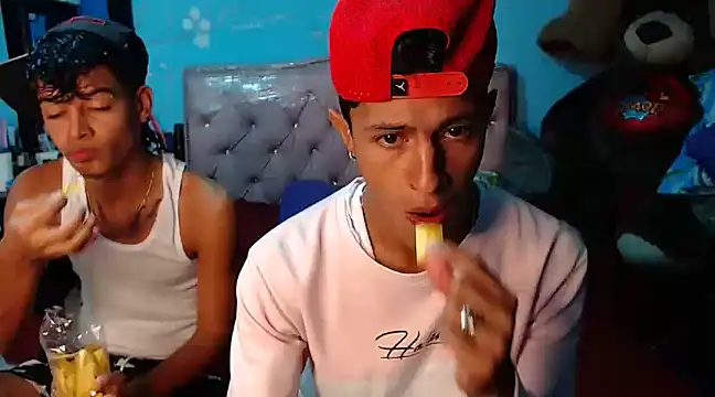 Snapshot of gustavo_saaled19 chatting on 13, 12, 2024 gustavo saaled19 online show from 13, 12, 2024