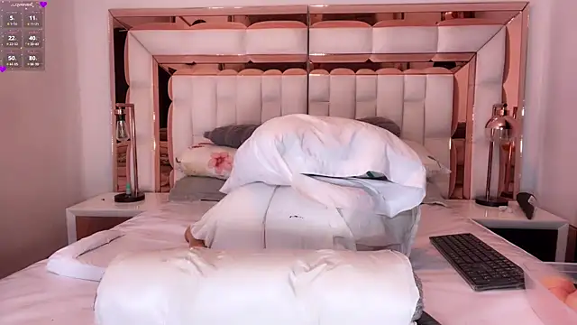 im yours 01 online show from 28, 1, 2025