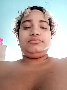 Hilarybunnyy online show from 2, 2, 2026