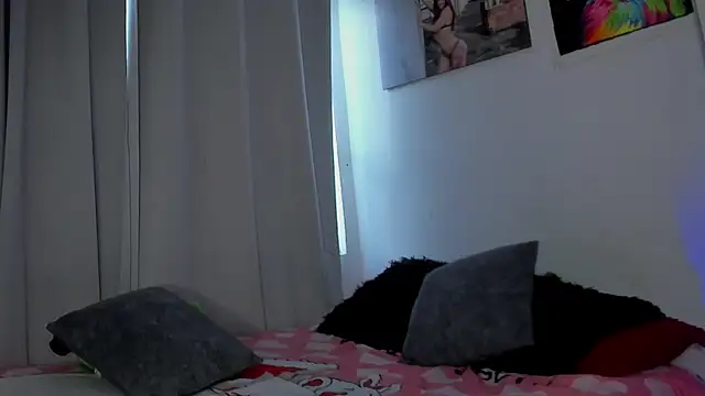 Sarah Jhonson online show from 18, 11, 2025