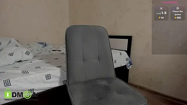 Snapshot of Model_Mike chatting on 28, 1, 2025 Model Mike online show from 28, 1, 2025