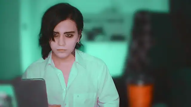 sademobeer online show from 10, 4, 2026