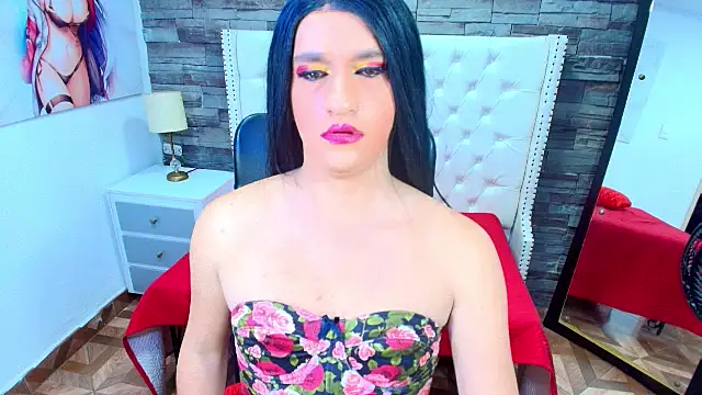 Snapshot of TRINY_TS chatting on 8, 5, 2026 TRINY TS online show from 8, 5, 2026