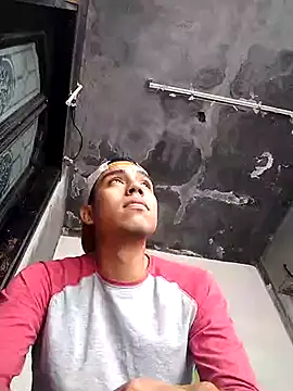 AlexAlejandro13 online show from 18, 12, 2024