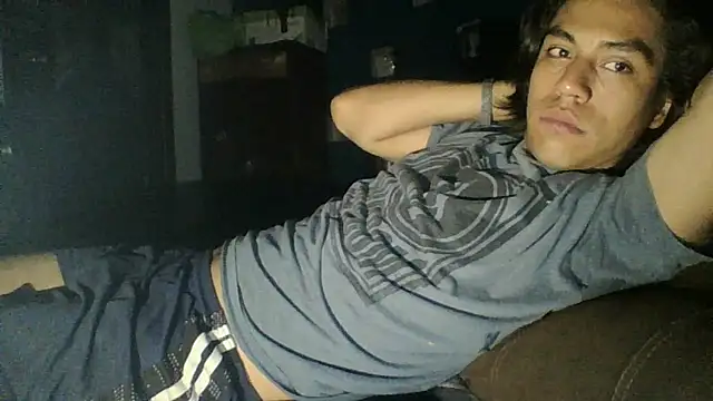 Snapshot of AlexAlejandro13 chatting on 11, 5, 2026 AlexAlejandro13 online show from 11, 5, 2026