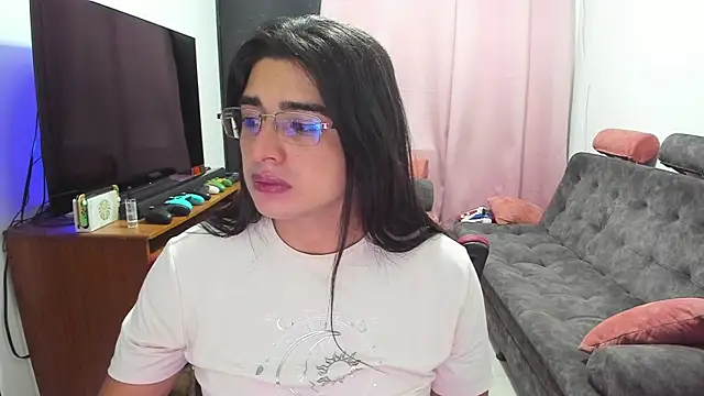 Khalifa Gold online show from 2, 3, 2025