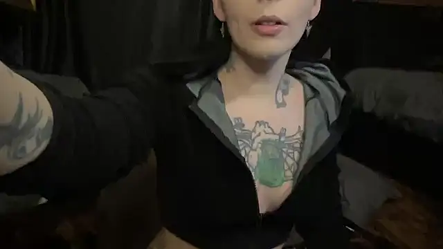 Snapshot of TeenyDoll chatting on 17, 12, 2025 TeenyDoll online show from 17, 12, 2025