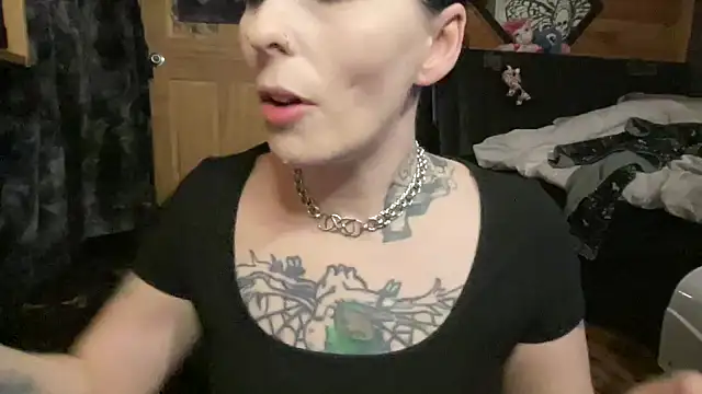 Snapshot of TeenyDoll chatting on 28, 4, 2026 TeenyDoll online show from 28, 4, 2026