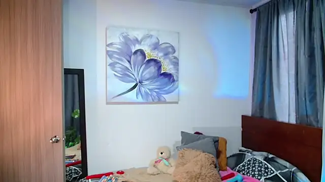 vanessabrown  online show from 28, 1, 2025