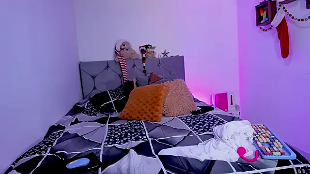 vanessabrown  online show from 20, 12, 2025