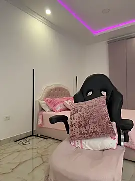 Sensualtease online show from 6, 3, 2026