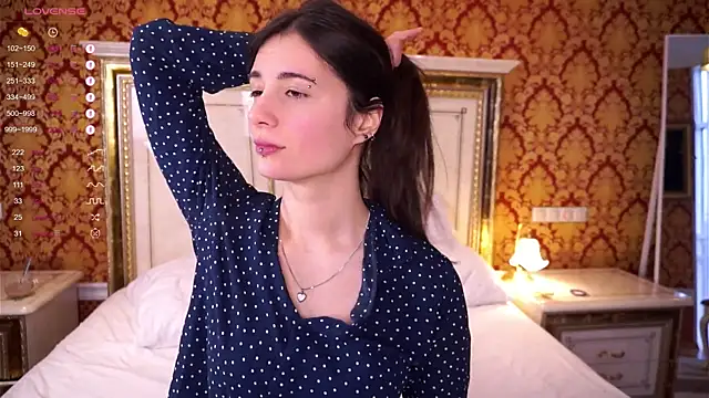 Holla Molly online show from 13, 2, 2025