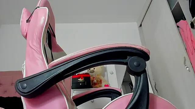 Lindsay-hii online show from 20, 2, 2025