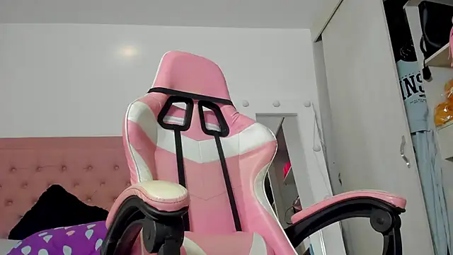 Lindsay-hii online show from 1, 3, 2025