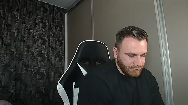 Thori92 online show from 4, 3, 2025