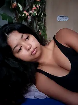 Peach Girll online show from 5, 11, 2025