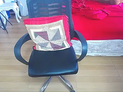 Makemypussysquirt-tsunami online show from 16, 10, 2025