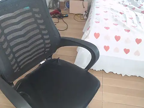 Makemypussysquirt-tsunami online show from 8, 4, 2026