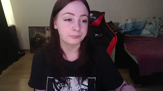 Snapshot of Laralianna chatting on 7, 5, 2026 Laralianna online show from 7, 5, 2026