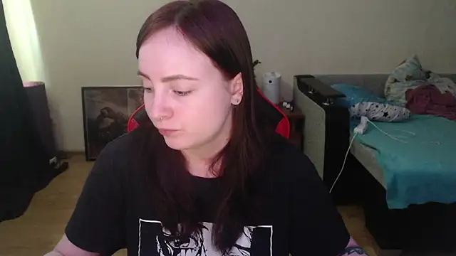 Snapshot of Laralianna chatting on 8, 5, 2026 Laralianna online show from 8, 5, 2026