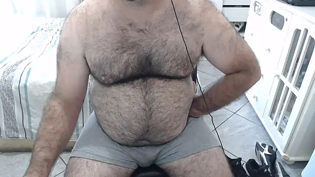 Snapshot of MysterBearMG chatting on 19, 4, 2026 MysterBearMG online show from 19, 4, 2026