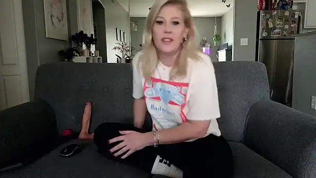 Lexi Shocker online show from 16, 11, 2025