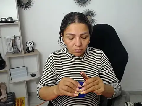 Snapshot of cum_bigass chatting on 12, 6, 2026 cum bigass online show from 12, 6, 2026