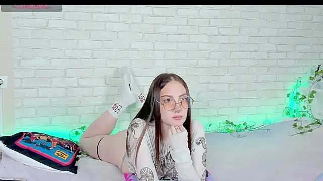 LinaKenny online show from 2, 12, 2025