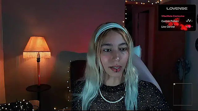 Snapshot of Saucy_Jenn chatting on 12, 1, 2025 Saucy Jenn online show from 12, 1, 2025