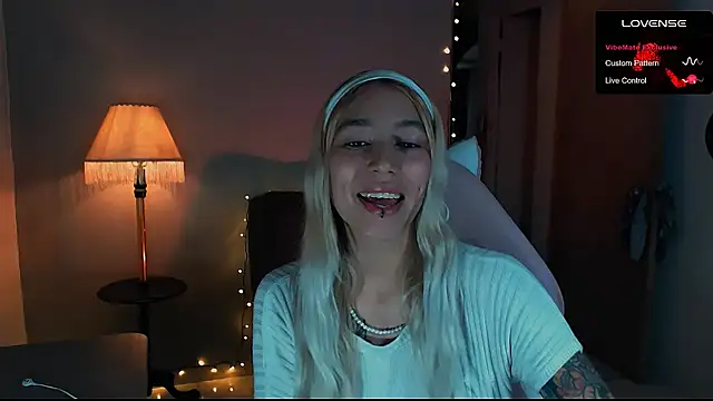 Snapshot of Saucy_Jenn chatting on 12, 1, 2025 Saucy Jenn online show from 12, 1, 2025